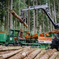 tag-des-schweizer-holzes-holzernte-maschine-2025-blumer-lehmann