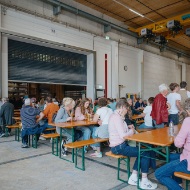 tag-des-schweizer-holzes-offener-tag-gemeinschaft-halle-2025-blumer-lehmann