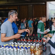 tag-des-schweizer-holzes-offener-tag-verpflegung-getraenke-2025-blumer-lehmann