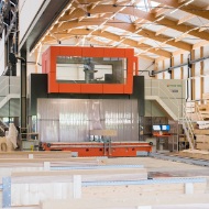 Riesige CNC-Maschine in der Halle an der Bischofszellerstrasse