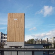 200 m³ Modulsilo aus Holz mit Betonunterbau und Stahlleiter