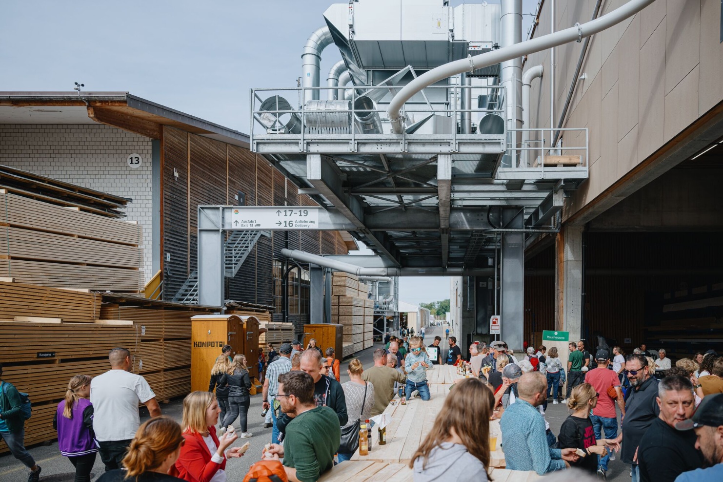 tag-des-schweizer-holzes-offener-tag-betriebsrundgang-2025-blumer-lehmann