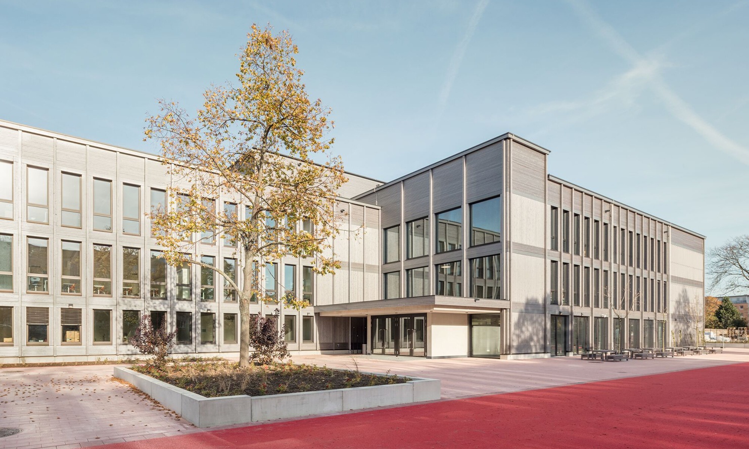General view of the Schilfweg school, Dresden, in modular timber construction