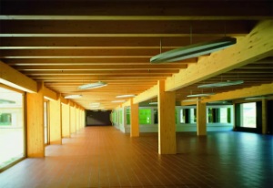 2004-geschichte-holzkoepfe-kanti-wil-blumer-lehmann