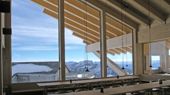 Chäserrugg dining area