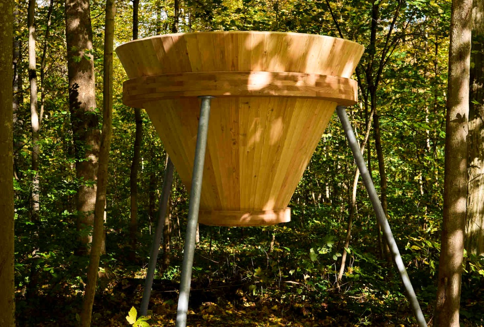 Holzobjekt "Re-Framer" im Resilienz-Parcours Lifegarden in Zürich