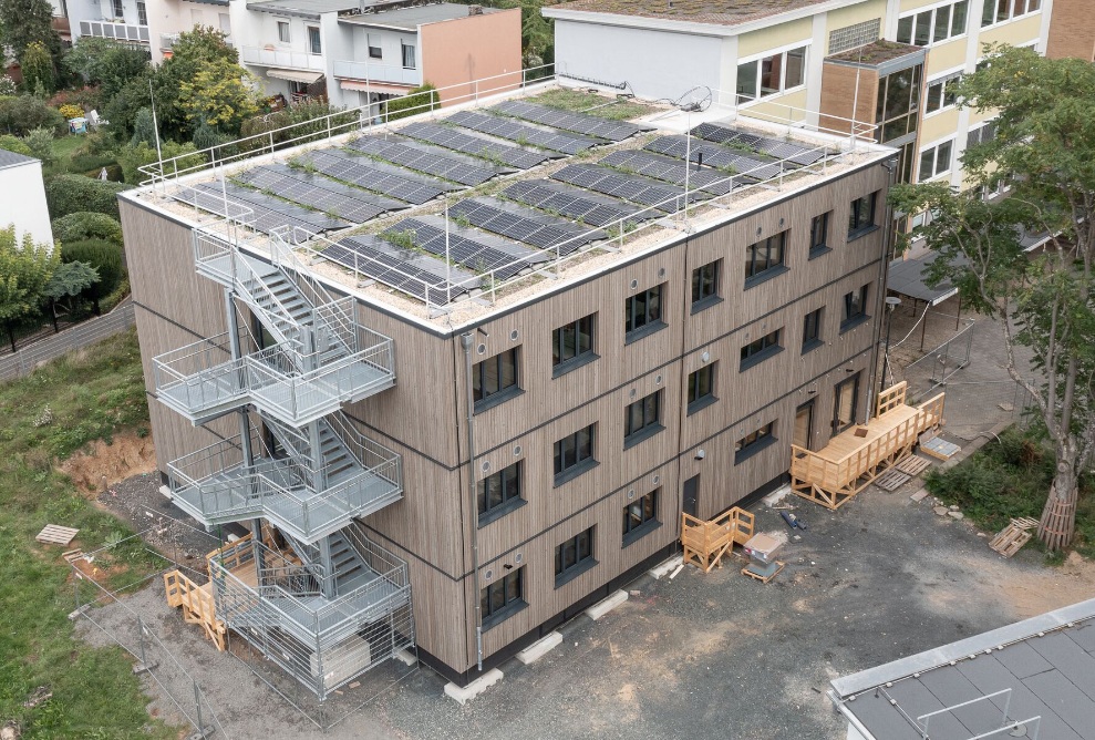 Bird's eye view of the new building of the Landgraf-Ludwig-Gymnasium